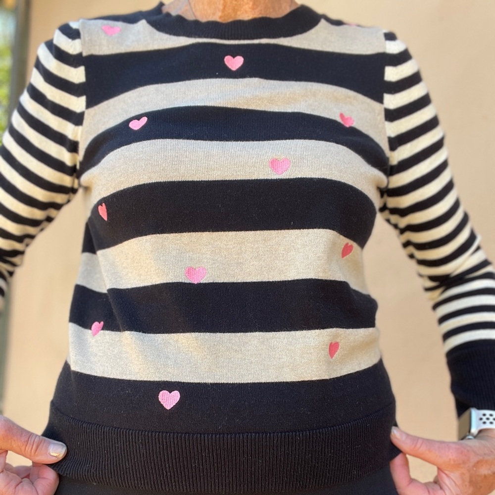 Long sleeve. 95% cotton. 5% cashmere. Machine wash. Gently worn